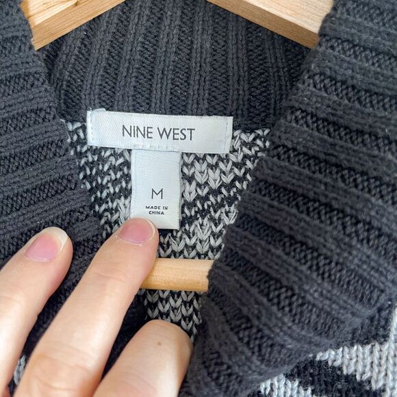 Nine West Houndstooth Turtleneck Sweater Size Medium - Picture 2 of 7